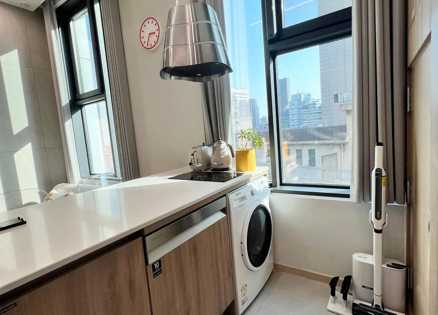 3-Warm Newly-Build Apt Near Dongdaemun History & Culture Park Station Seoul 0*,